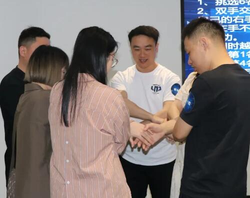 卓尚服饰丨《尚校计划》中层领导力训练营聚势启程